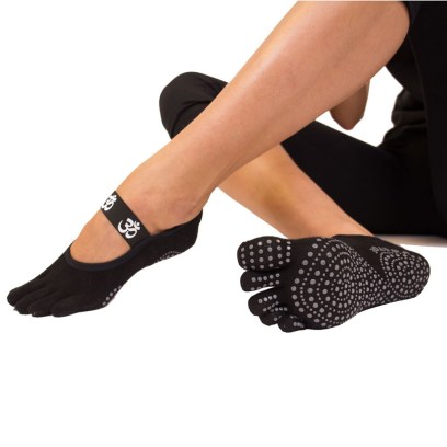 toe-socks-yoga-pilates-anti-slip-om-foot-cover-BLACK-3